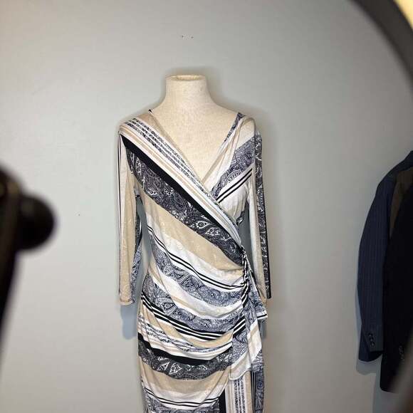 New York & Company Dresses & Skirts - New York & Company Beige Black & White Ruched Crossover V-Neck Dress, Size M -
